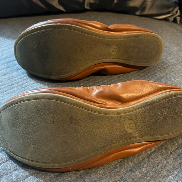 Good used condition - Women's Universal Thread Ballet Shoes - Size 8.5 - Picture 3 of 5